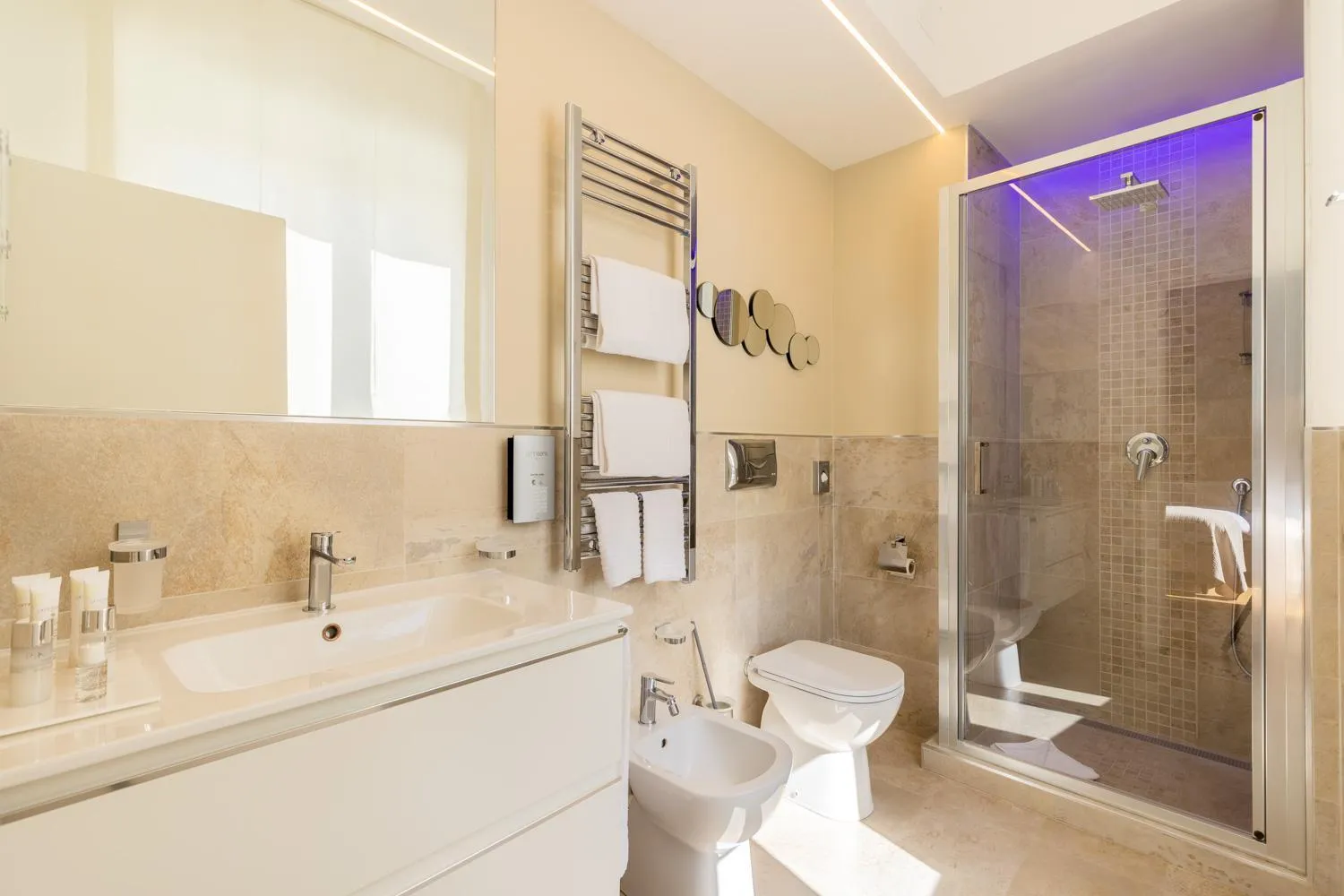 Shower in Navona 49 Luxury Suites&Apartment