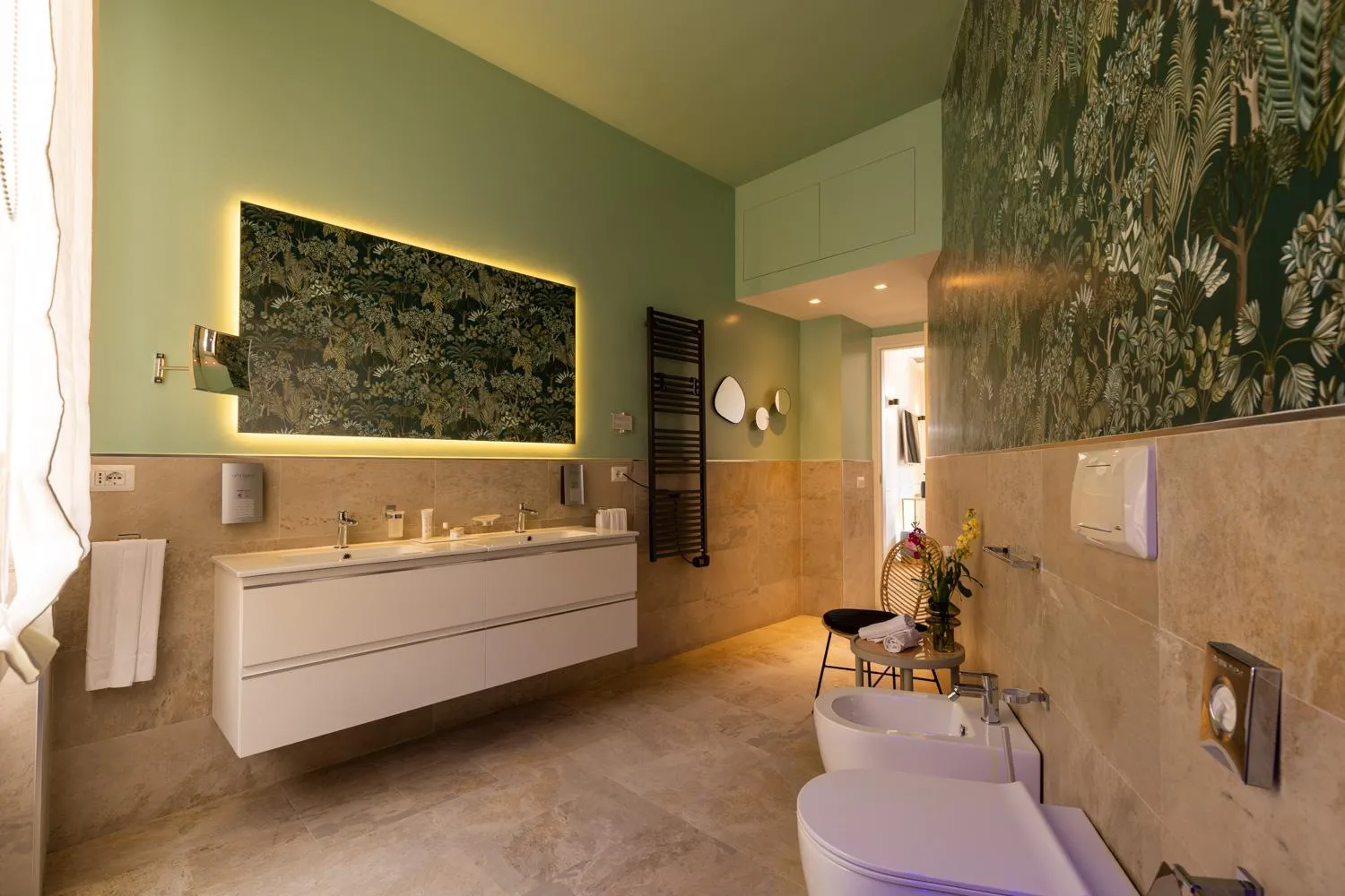Shower in Navona 49 Luxury Suites&Apartment
