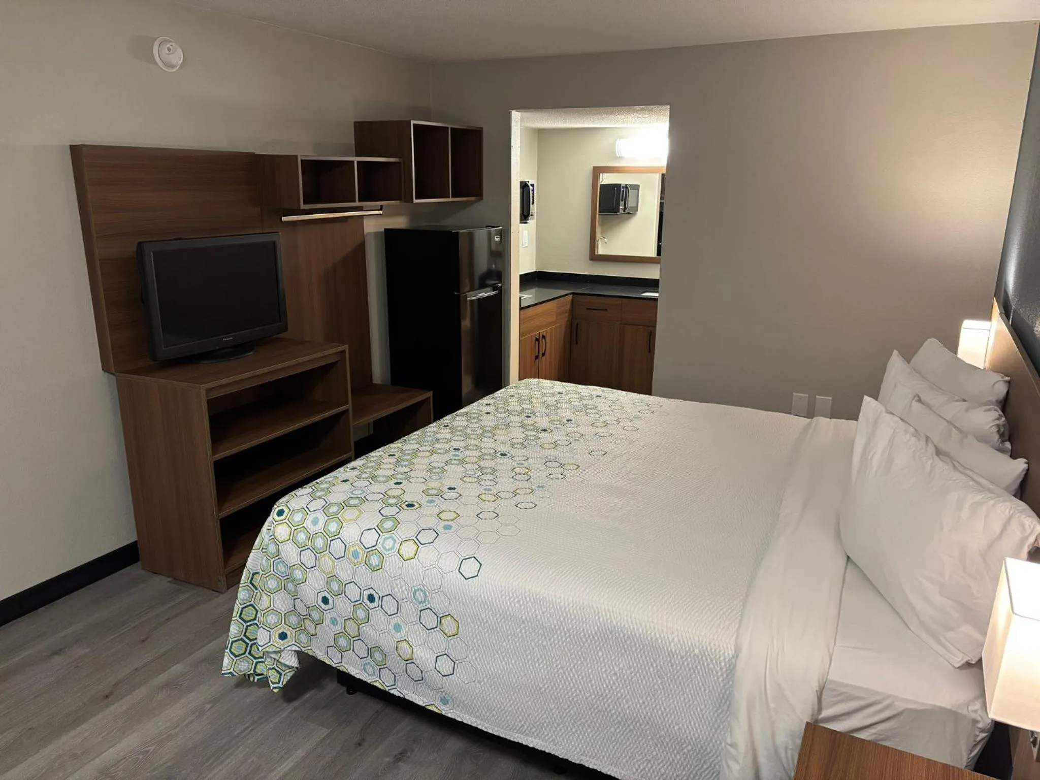 Bedroom, Bed in HomeTowne Studios by Red Roof Hagerstown - Williamsport, MD