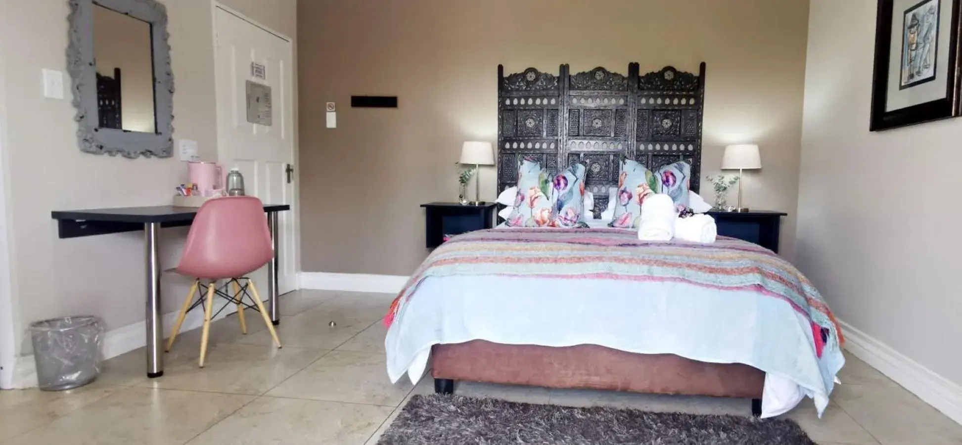 Double Room with Pool View - single occupancy in Bokmakierie Gastehuis Emalahleni Pty Ltd Double Room with Pool View - single occupancy in Bokmakierie Gastehuis Emalahleni Pty Ltd