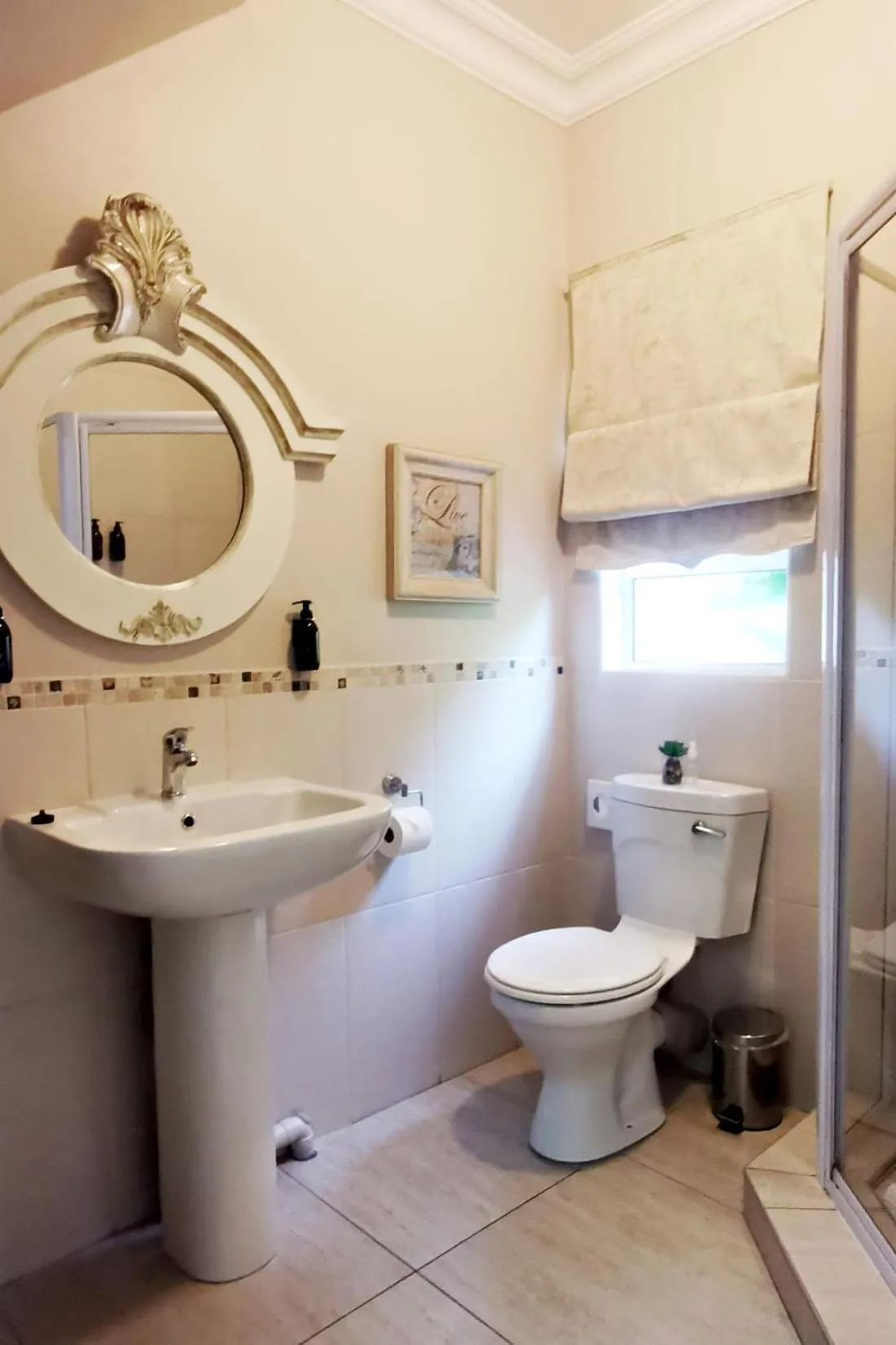 Shower in Bokmakierie Gastehuis Emalahleni Pty Ltd