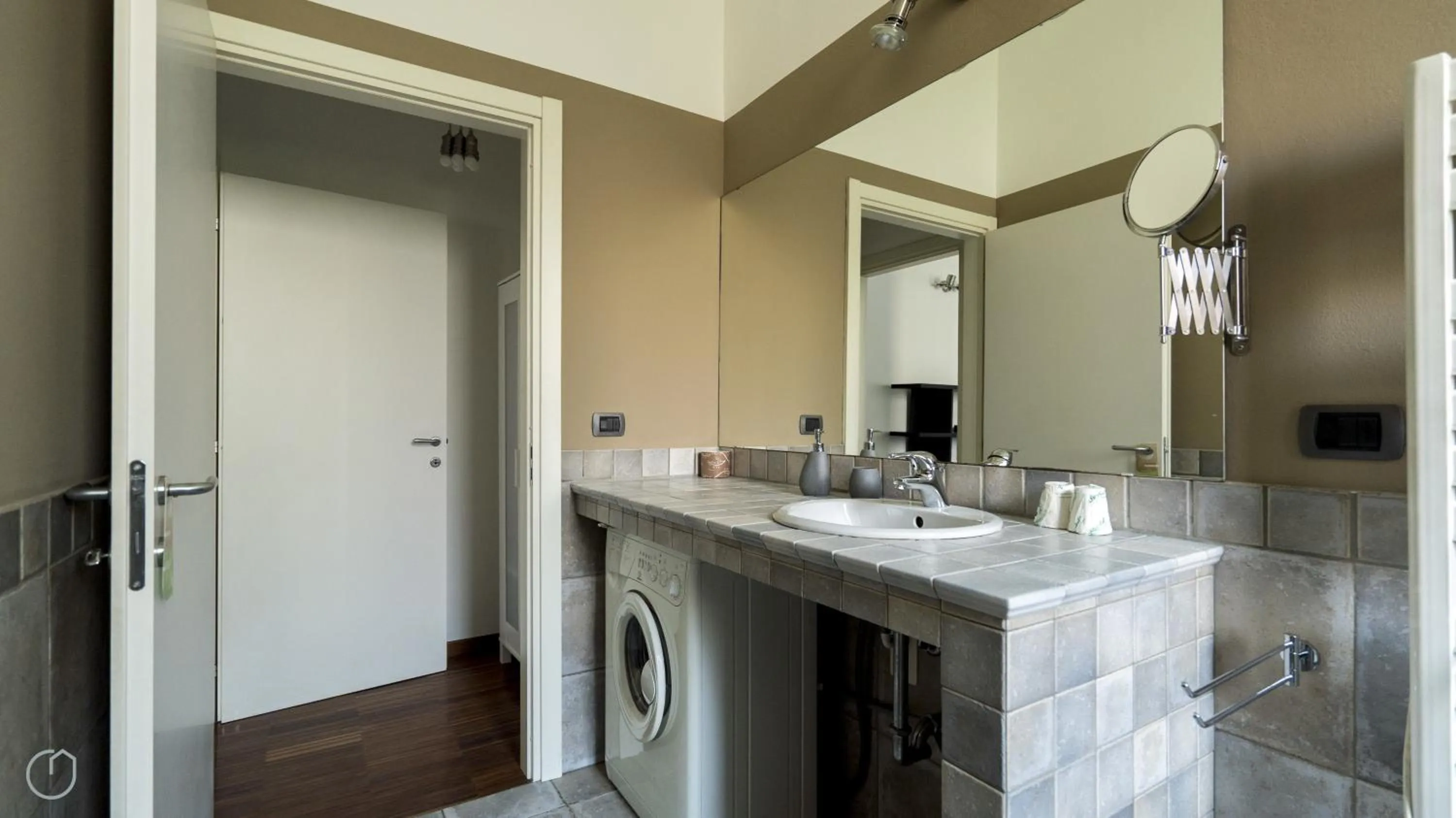 Bathroom in Italianway Easy - Giovanni Pastorelli 4