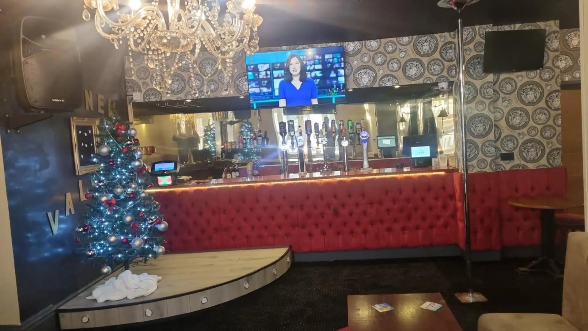 Lounge or bar in The New Valron Hotel