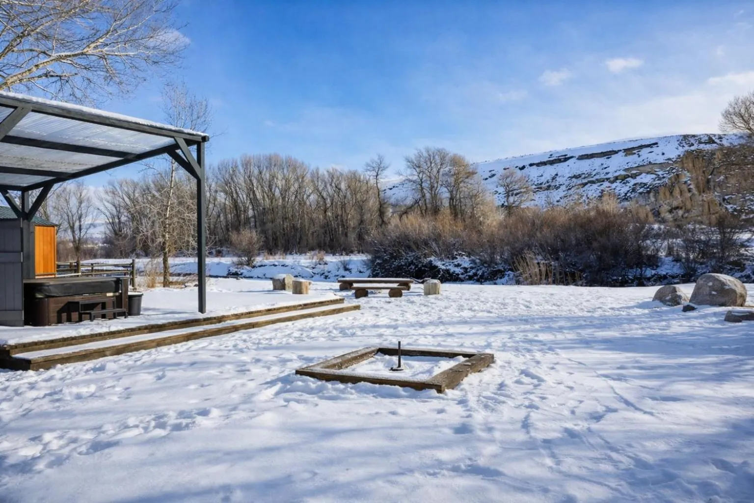 Hot Tub in Chinook Winds Lodge
