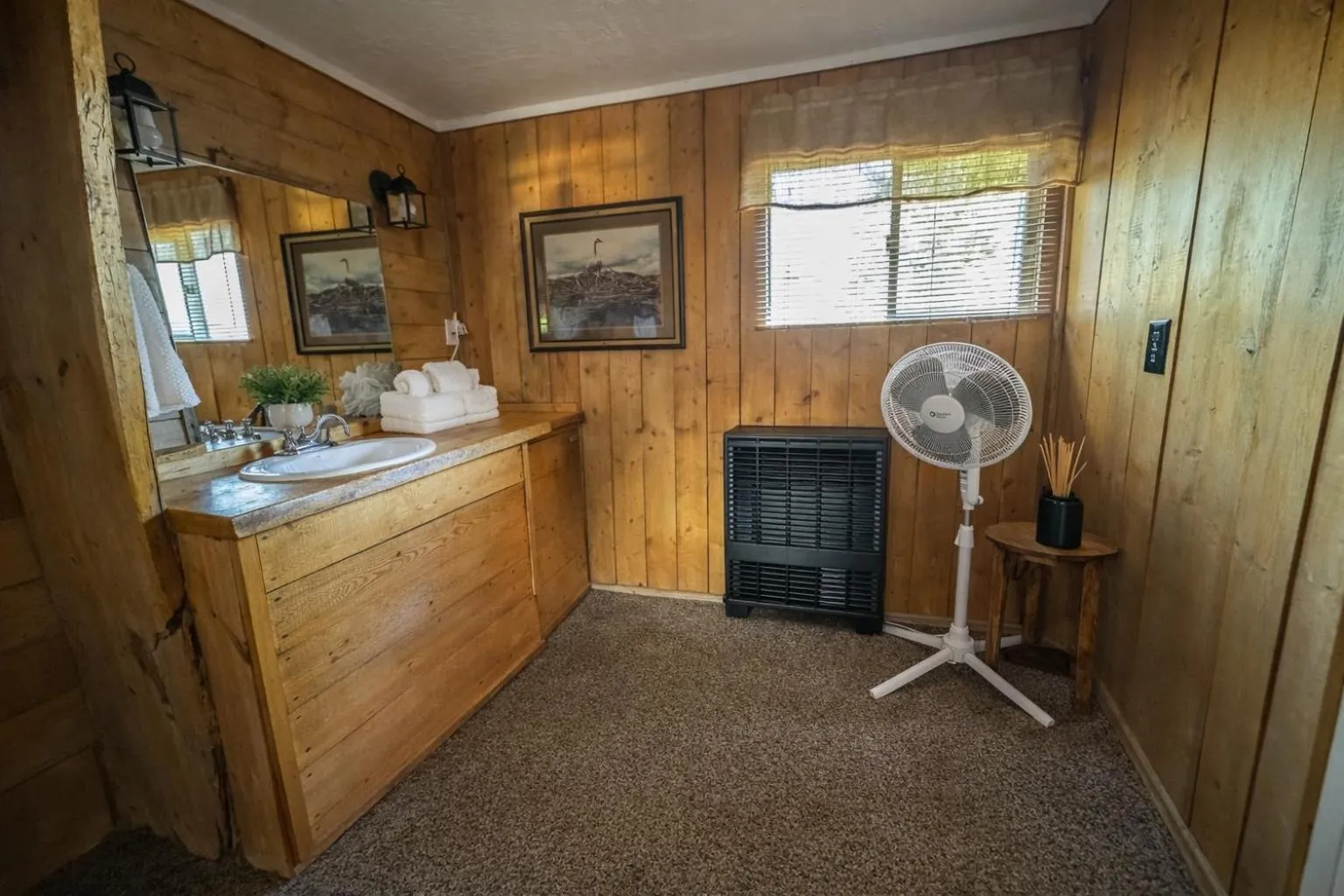 Kitchen or kitchenette in Chinook Winds Lodge