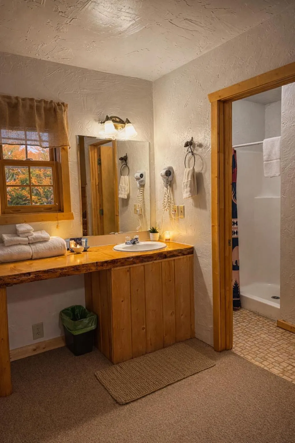 Shower in Chinook Winds Lodge