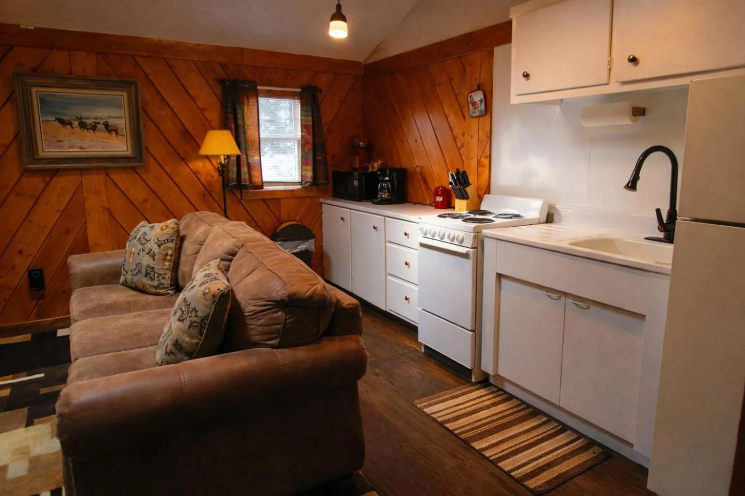 kitchen in Chinook Winds Lodge