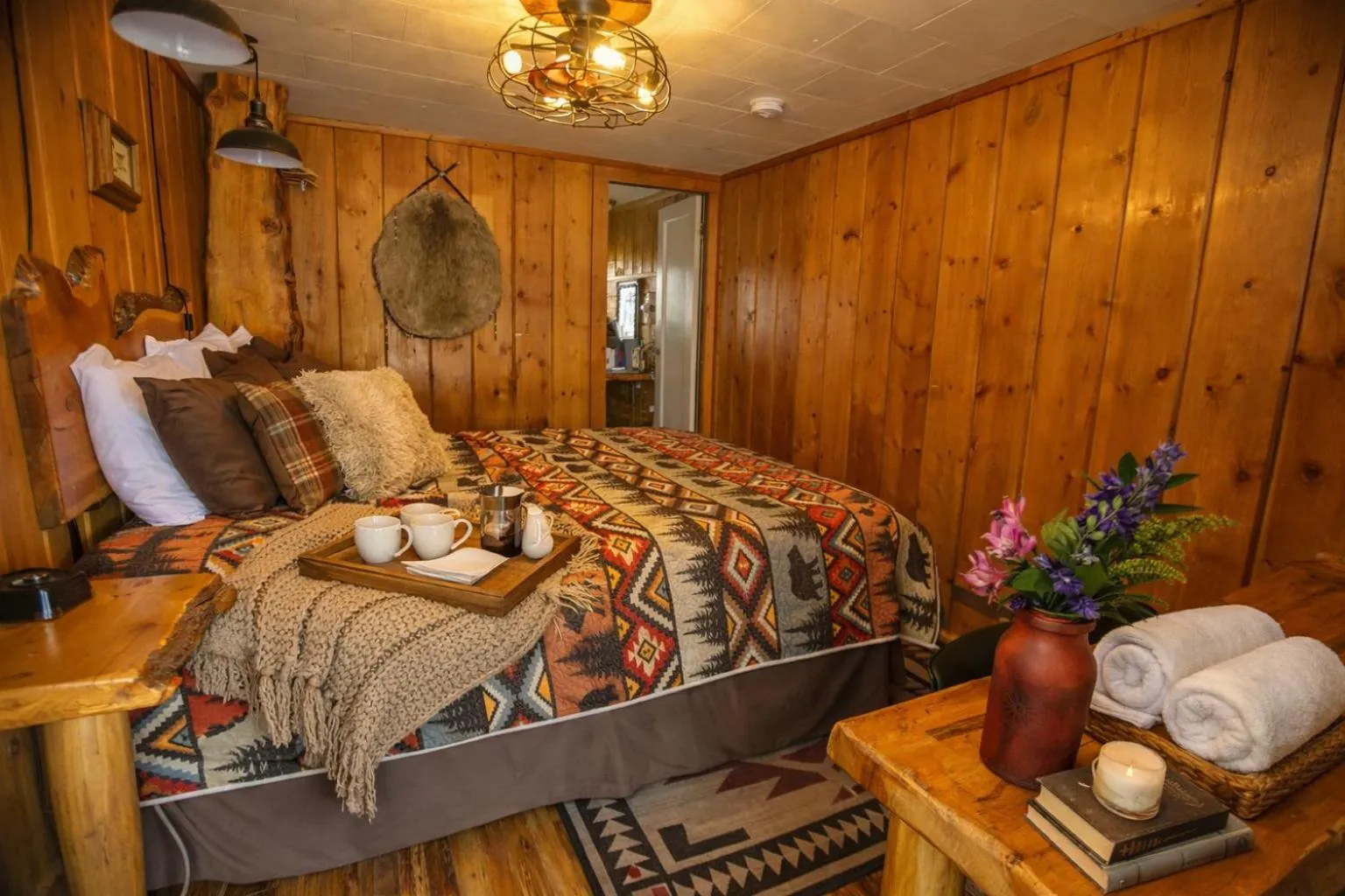 Bed in Chinook Winds Lodge