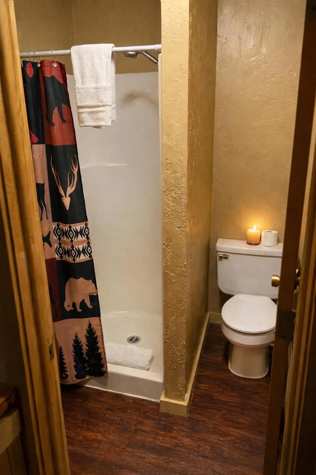 Bathroom in Chinook Winds Lodge