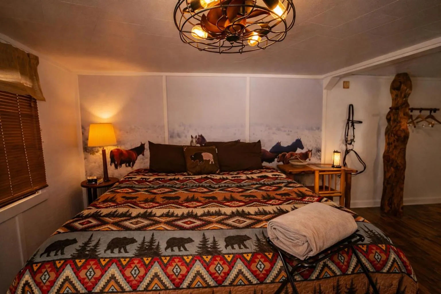 Bed in Chinook Winds Lodge