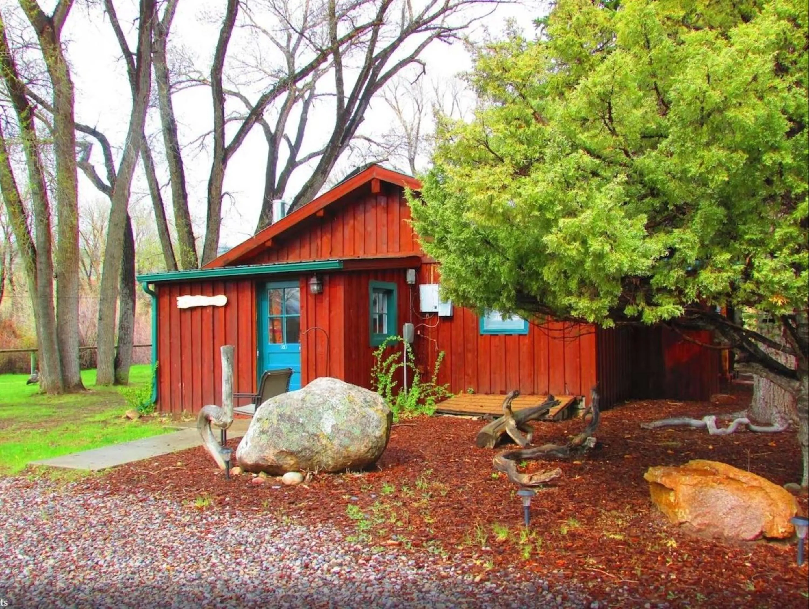 Property building in Chinook Winds Lodge