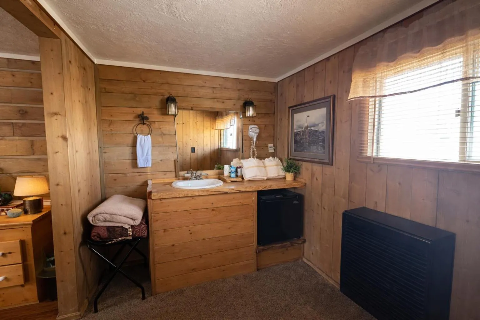 Kitchen or kitchenette in Chinook Winds Lodge