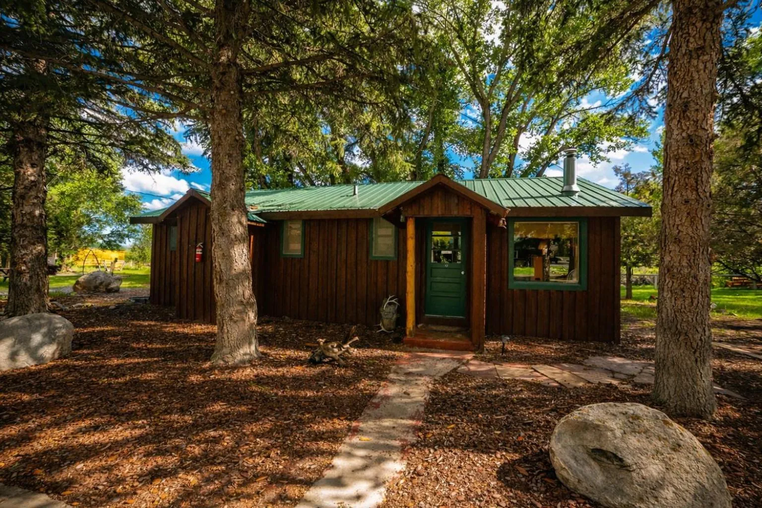 Property building in Chinook Winds Lodge