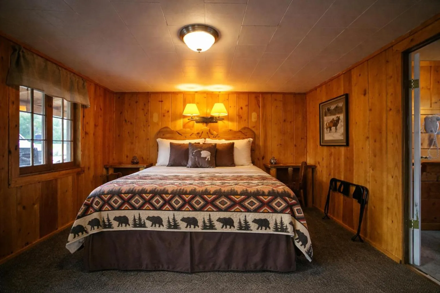 Bed in Chinook Winds Lodge