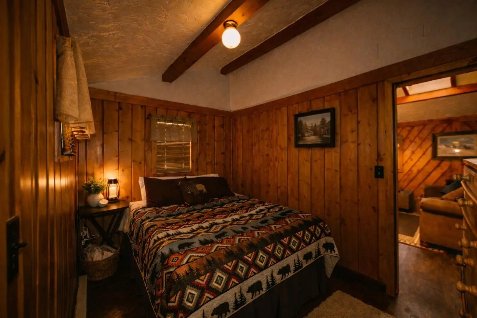 Bed in Chinook Winds Lodge