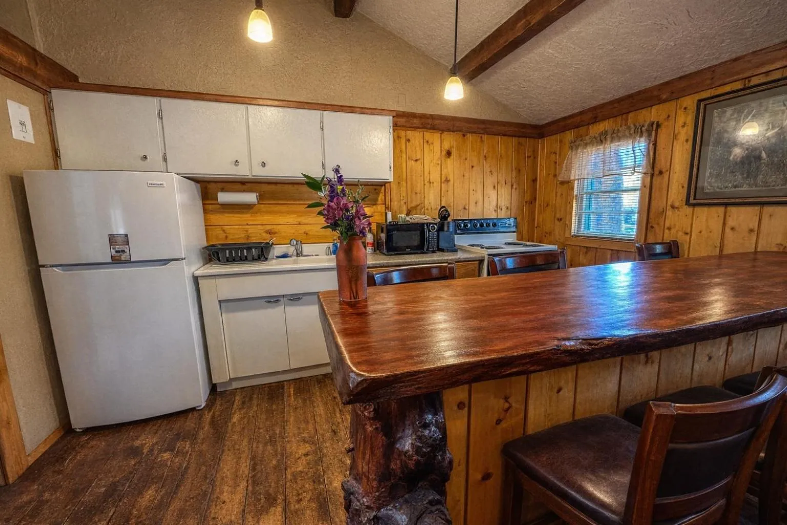 kitchen in Chinook Winds Lodge