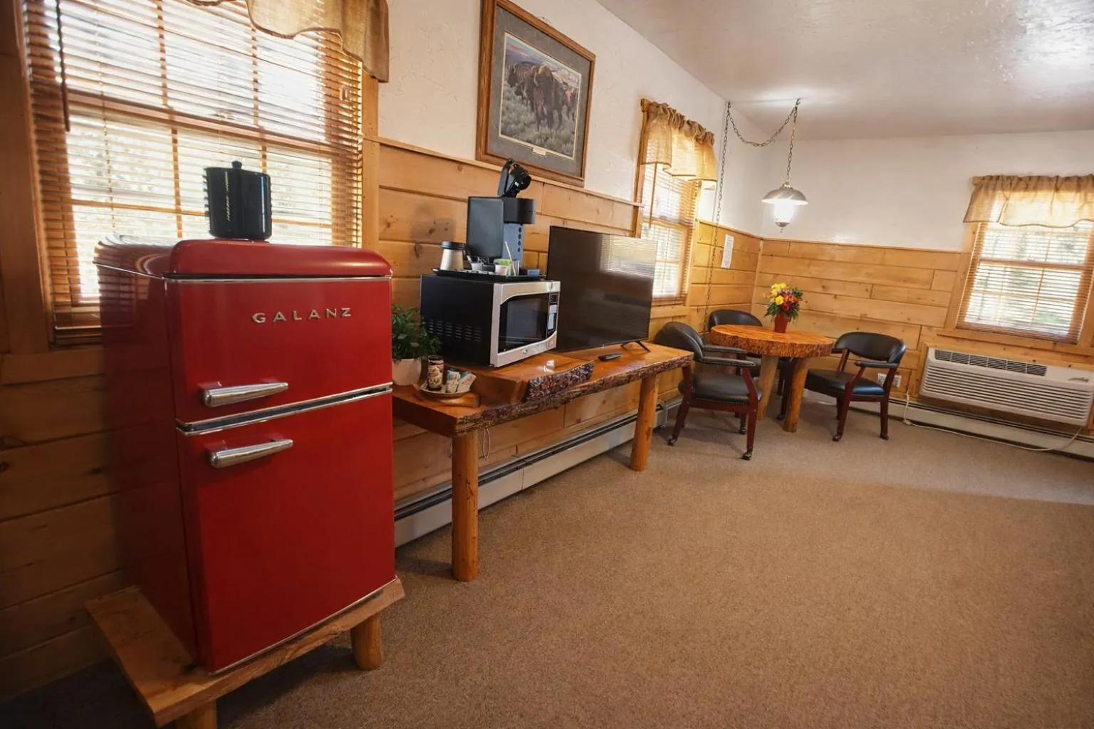 Kitchen or kitchenette in Chinook Winds Lodge