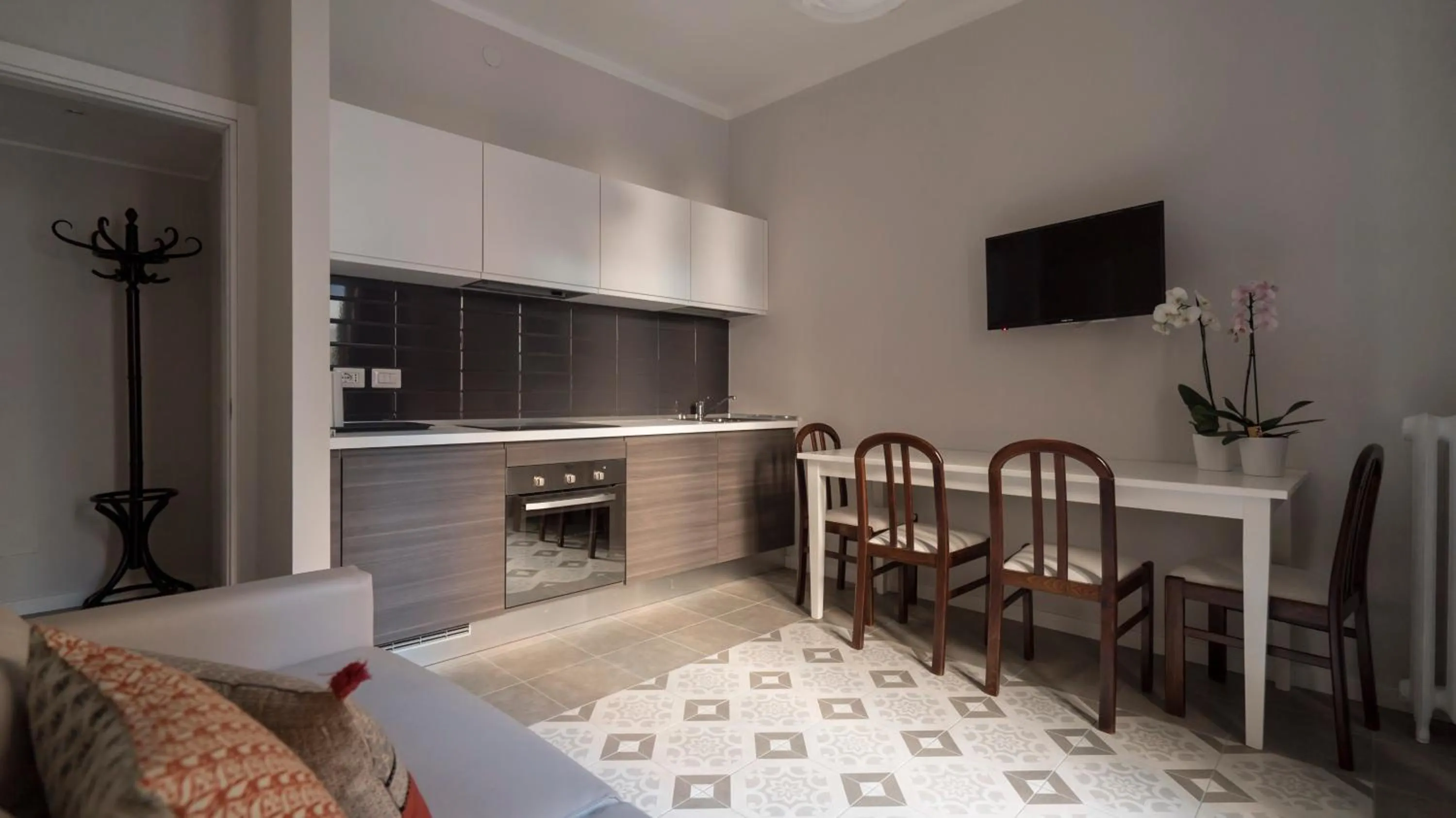 Photo of the whole room in Italianway Easy - Melzo 12