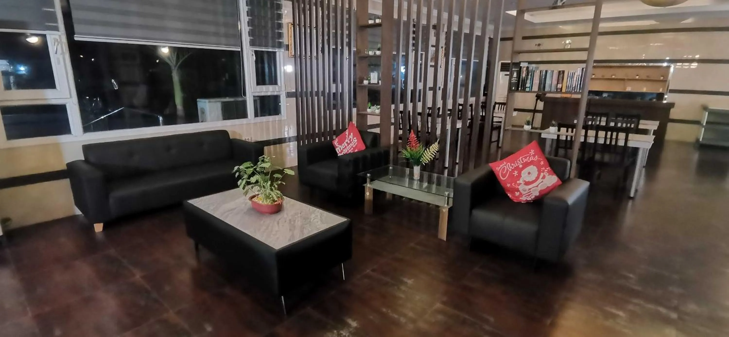 Seating area in Townhouse Oak Vera Hotel Near Clark International Airport