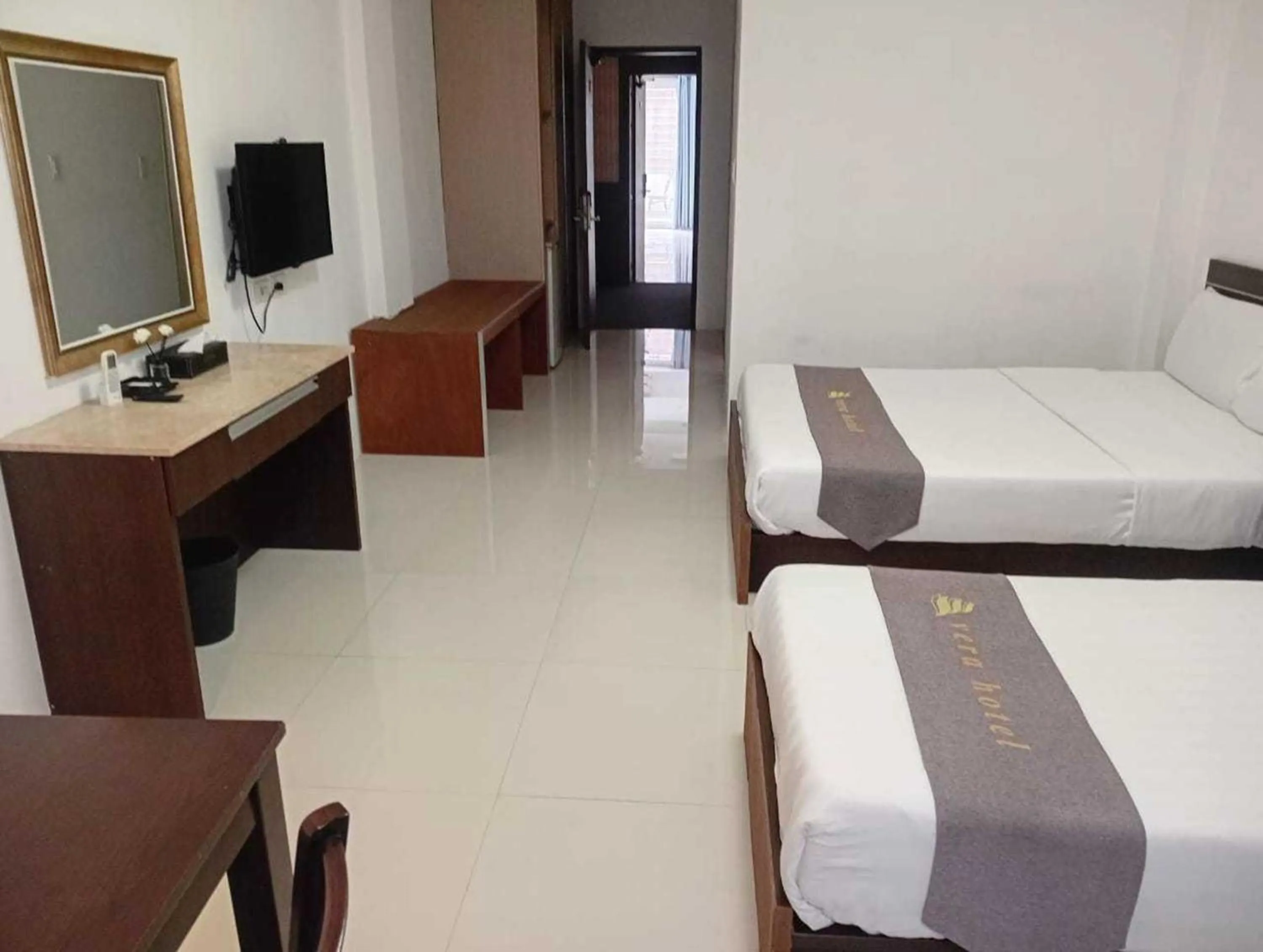 Photo of the whole room, Bed in Townhouse Oak Vera Hotel Near Clark International Airport