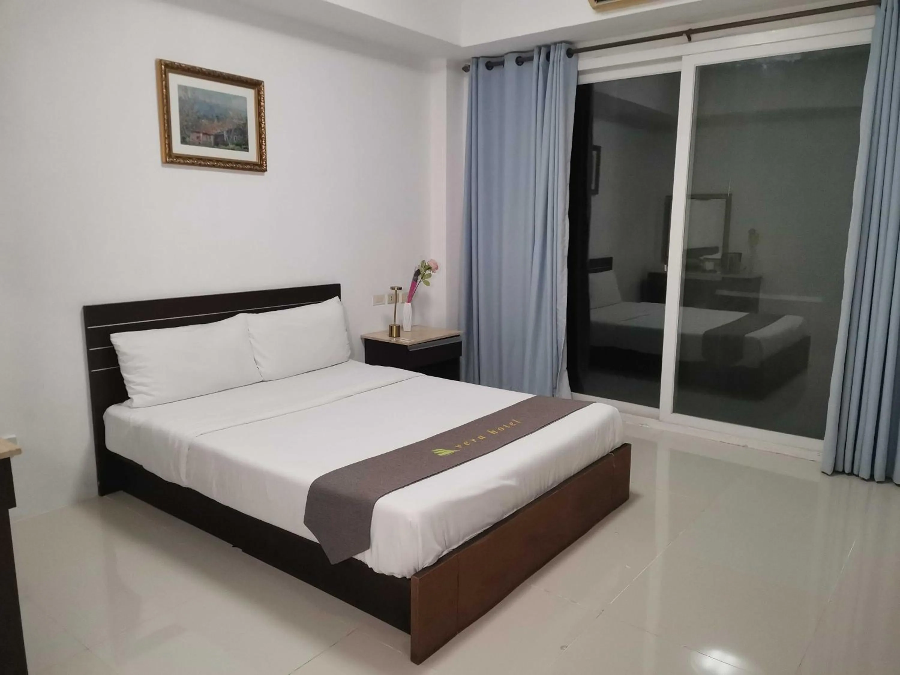 Bedroom, Bed in Townhouse Oak Vera Hotel Near Clark International Airport