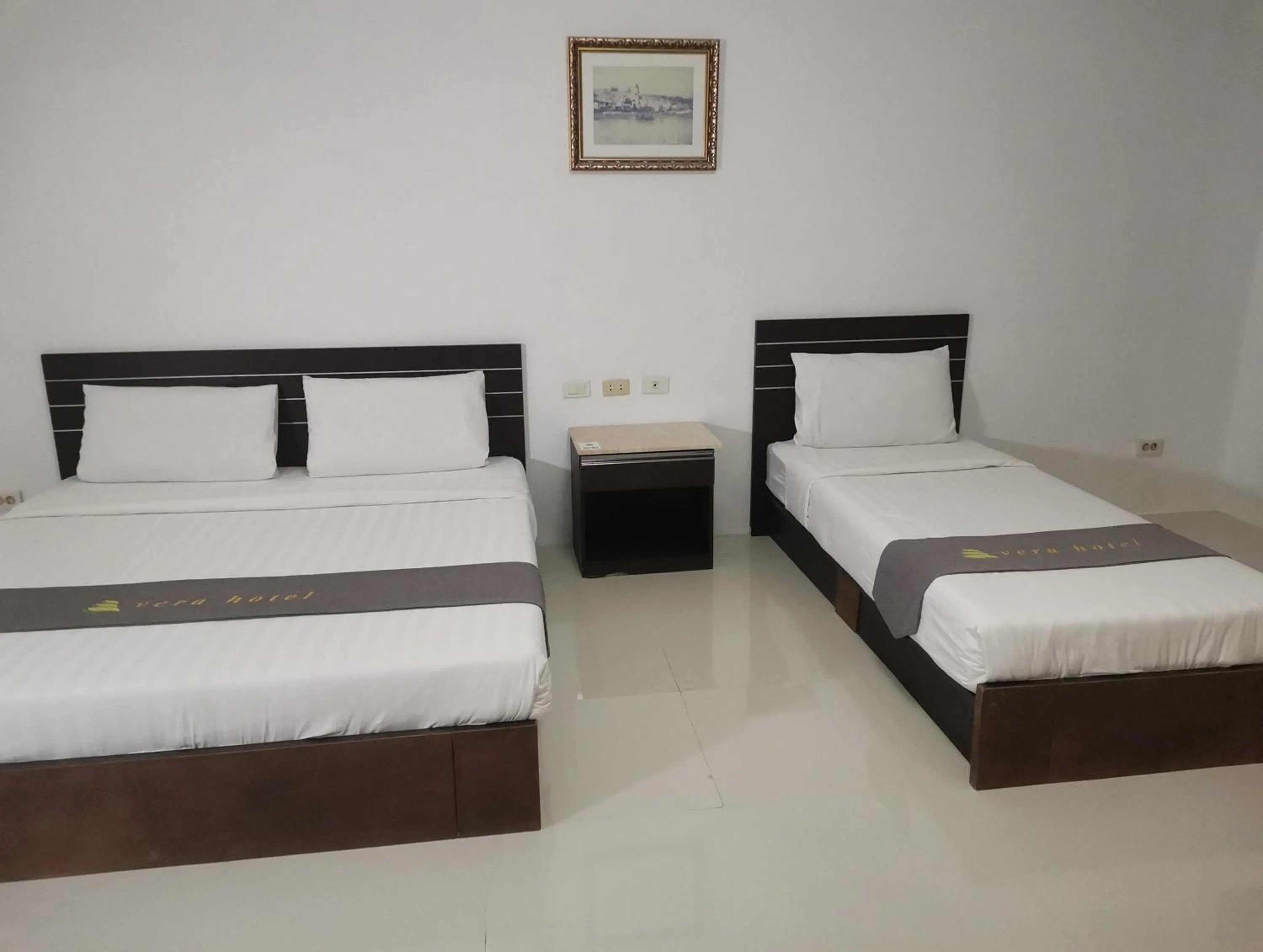 Photo of the whole room, Bed in Townhouse Oak Vera Hotel Near Clark International Airport