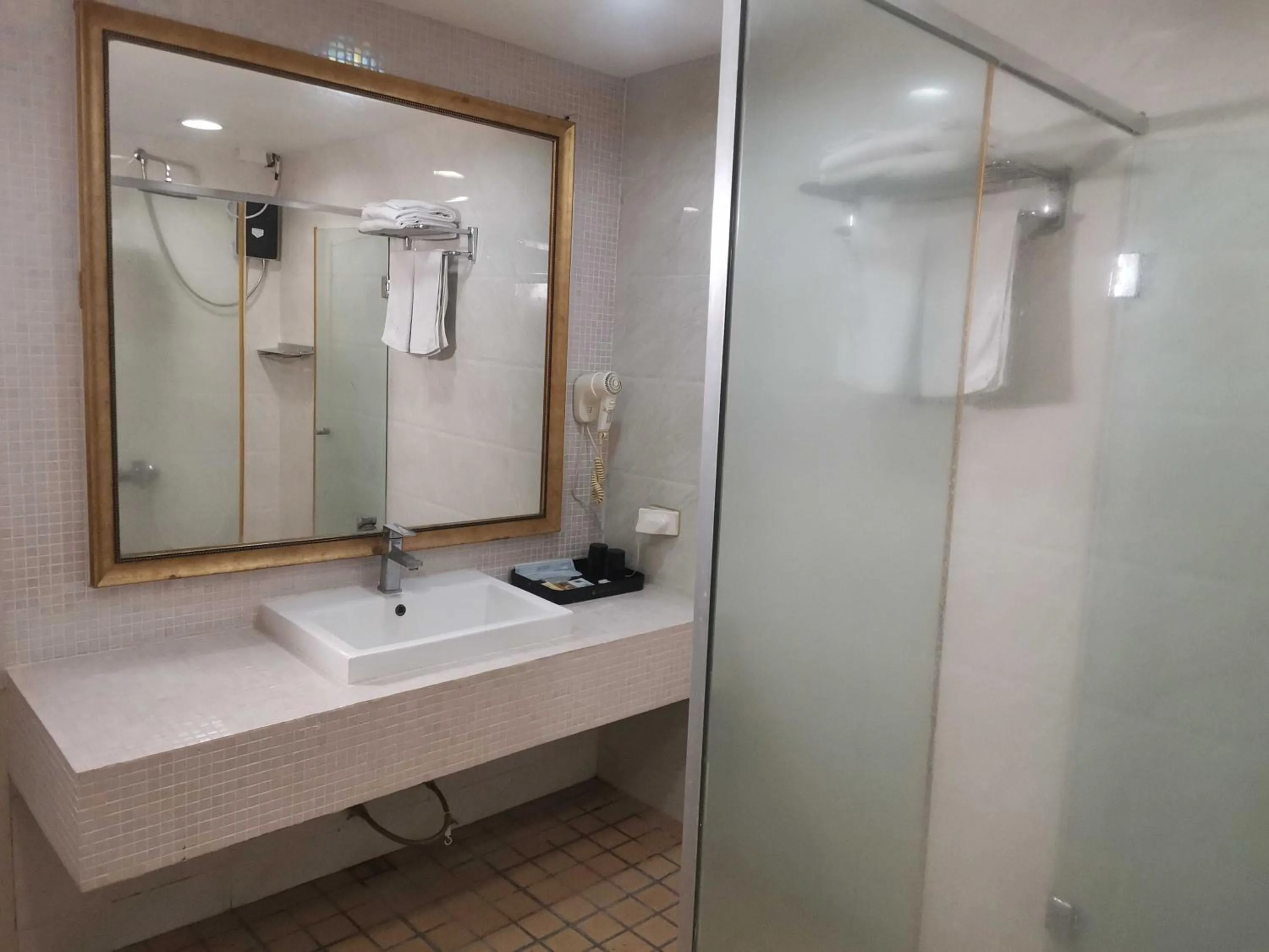 Bathroom in Townhouse Oak Vera Hotel Near Clark International Airport