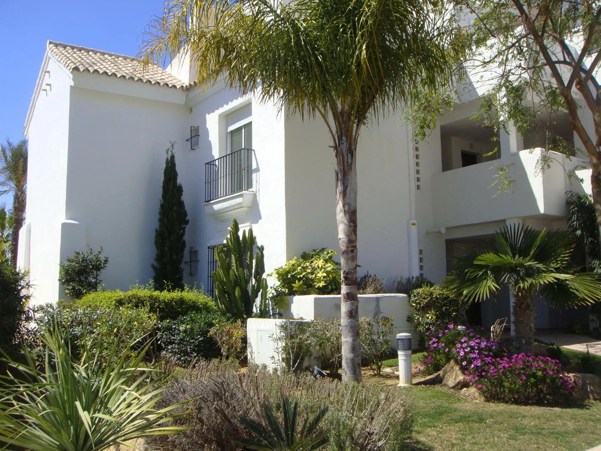 Facade/entrance in Life Apartments Costa Ballena