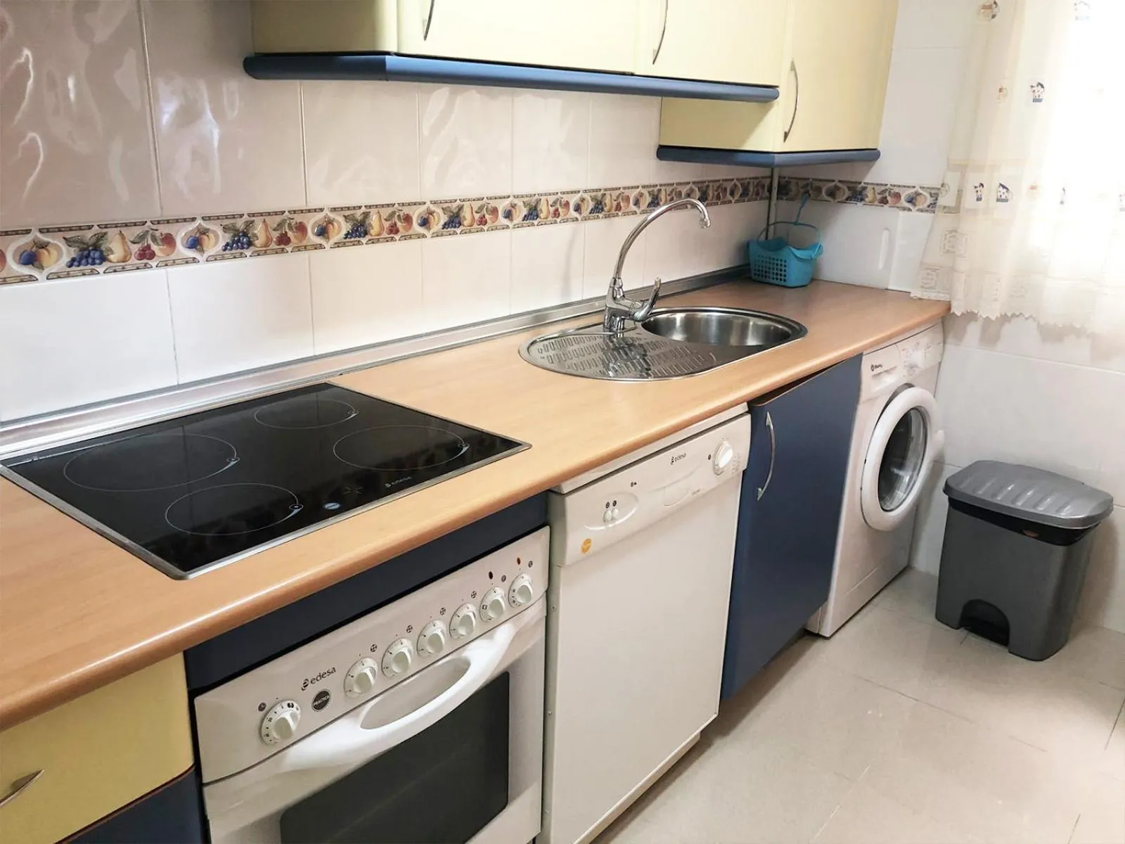 Kitchen or kitchenette in Life Apartments Costa Ballena