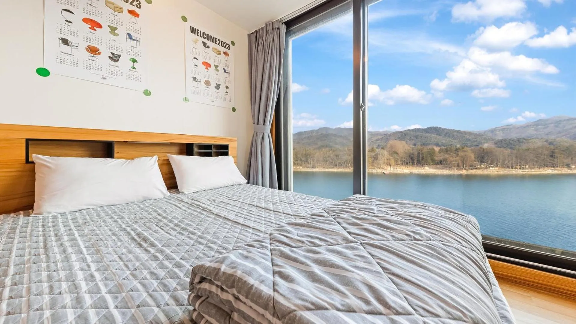 Property building, Bed in Gapyeong Rondavill Pension