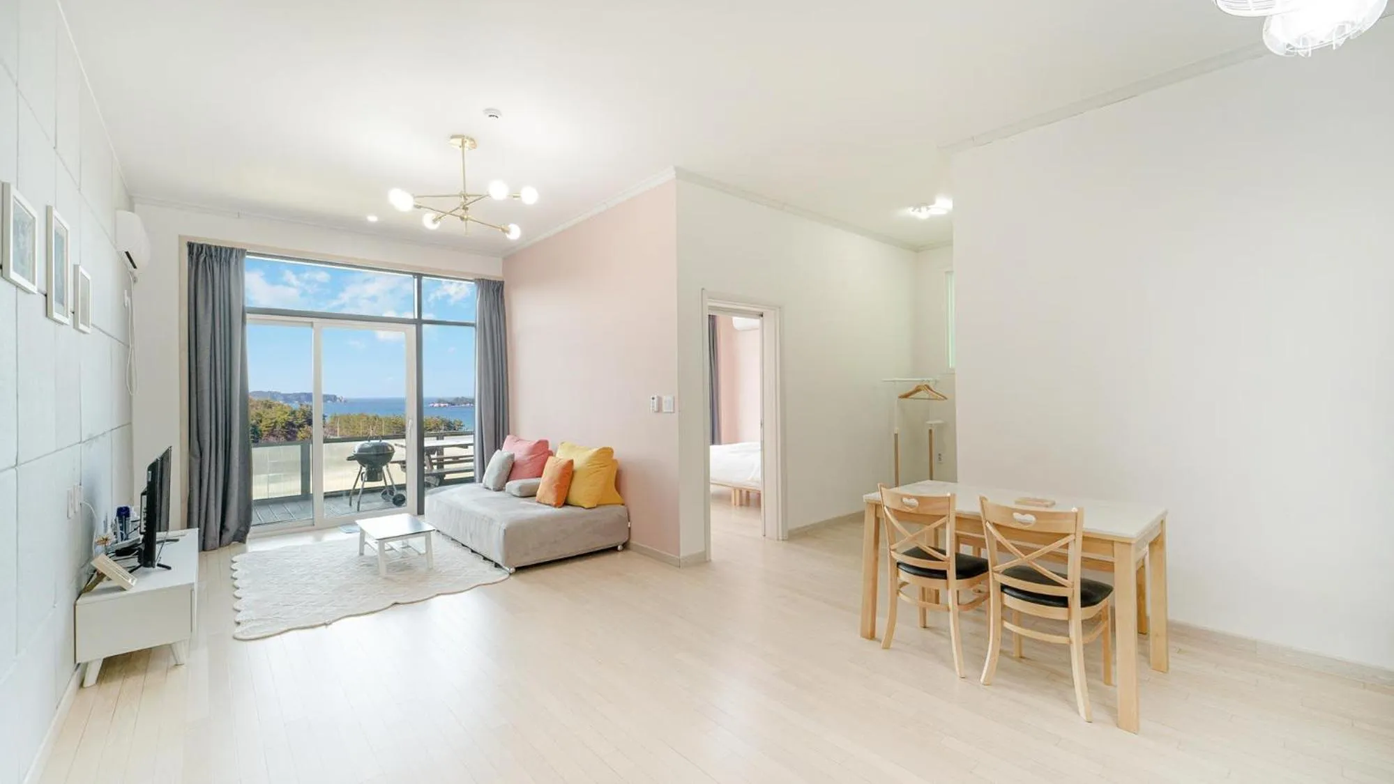 Property building in Yangyang In Memory Pension