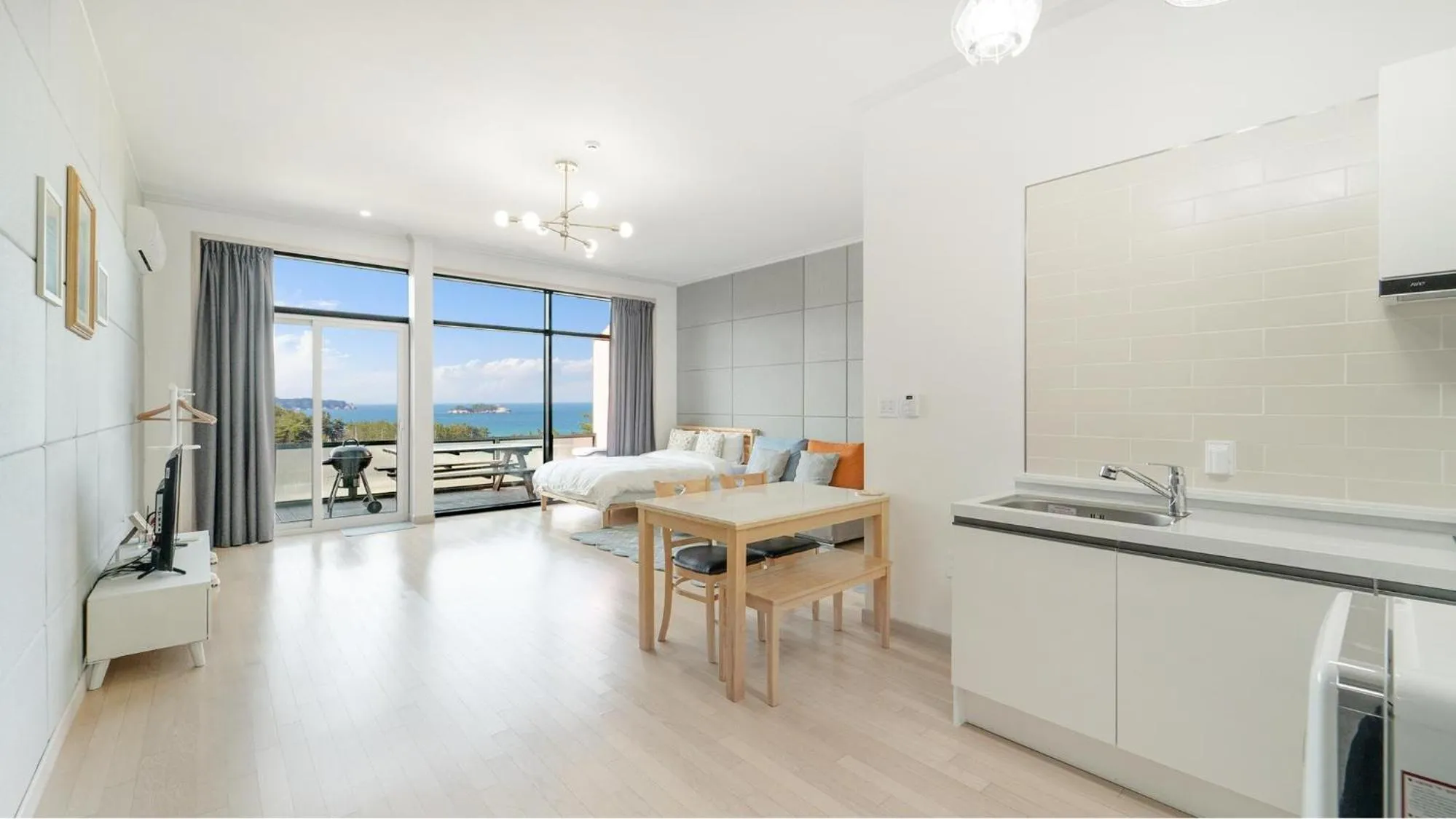 Property building in Yangyang In Memory Pension