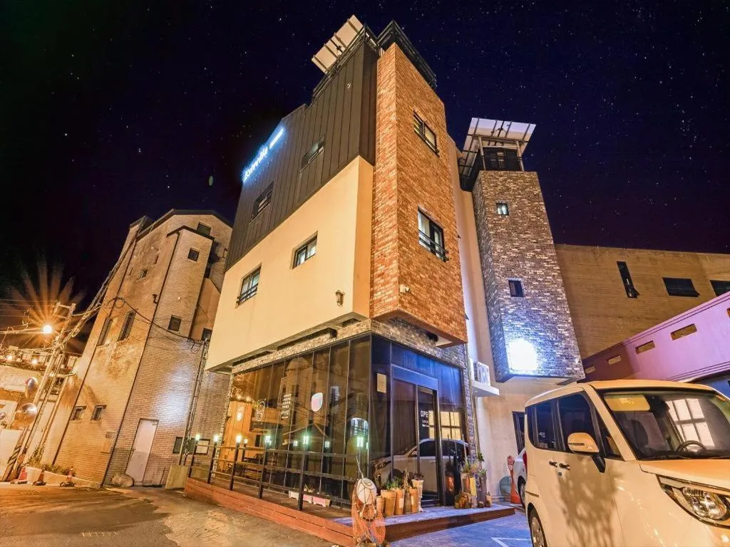 Property building in Jeju eseutteuleya pension