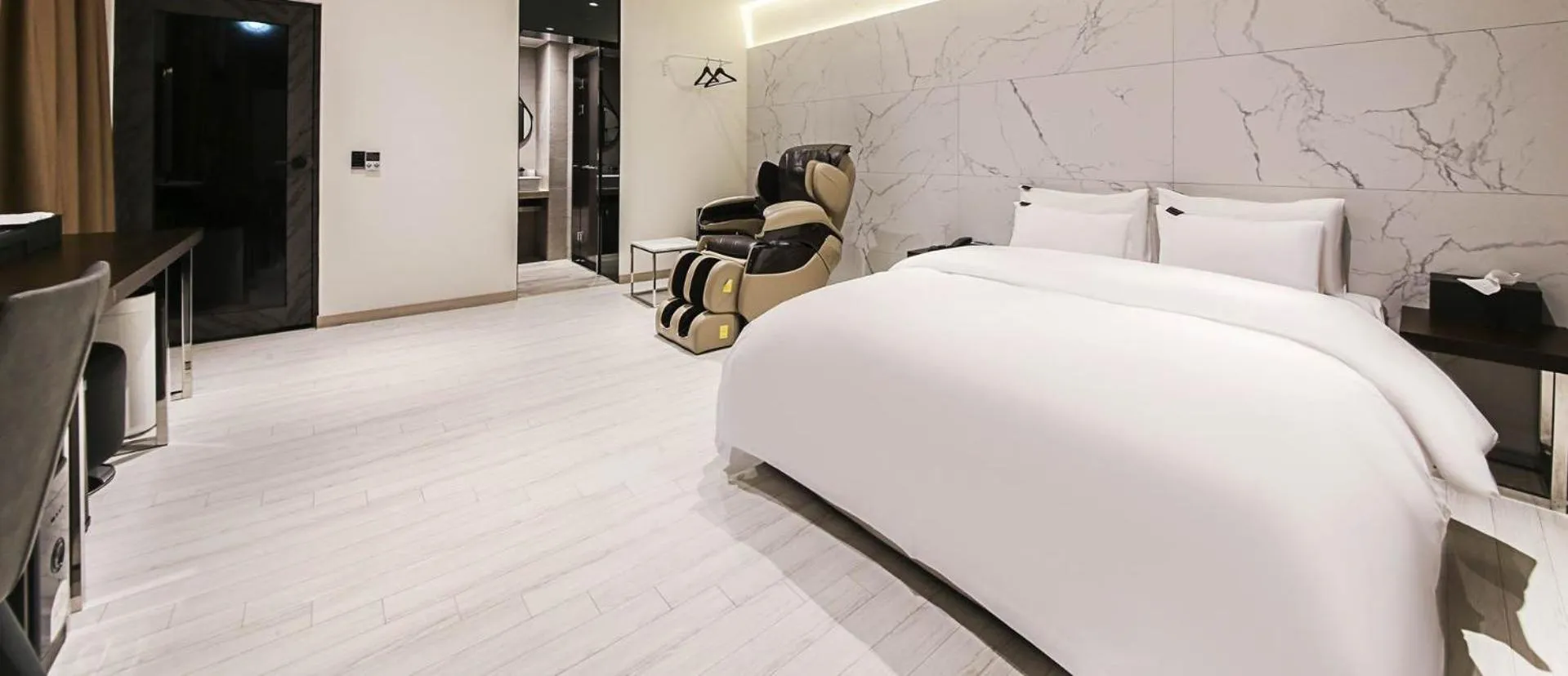 Photo of the whole room, Bed in Wonju May hotel