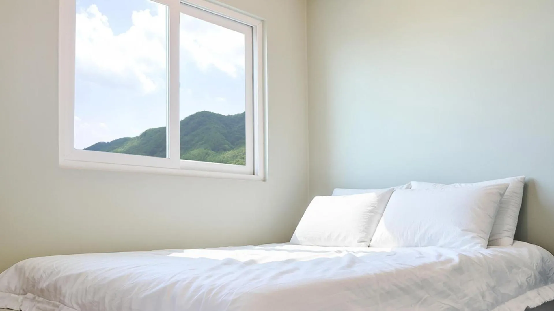 Property building, Bed in Namhae liebe Pension