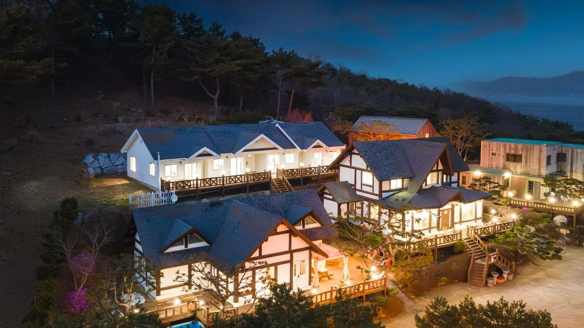 Property building in Seokmodo supsokbadapunggyeong pension