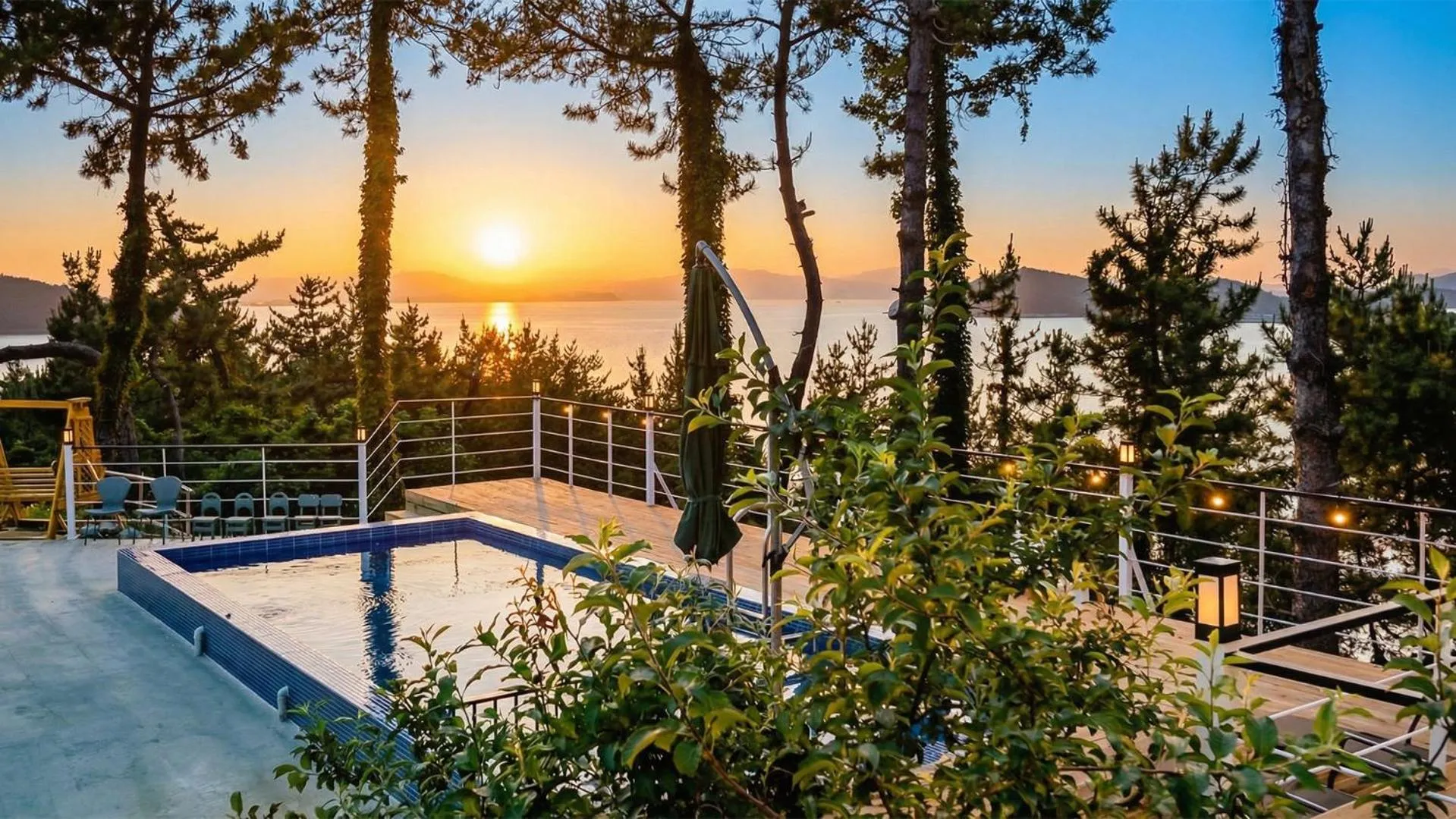 Property building in Yeosu Sky Pension