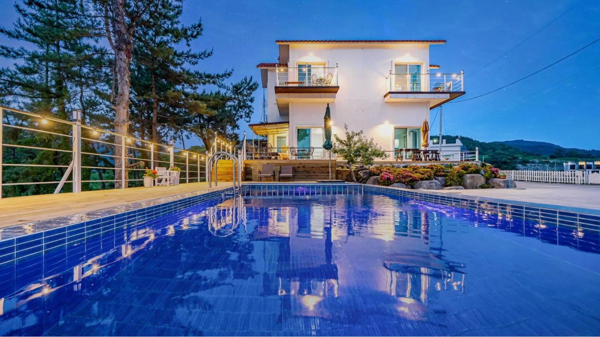 Property building in Yeosu Sky Pension