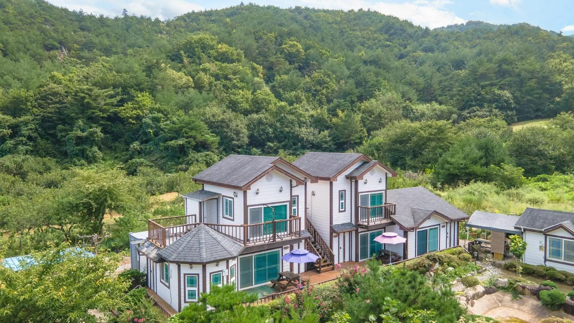 Property building in Samcheok Herb Pension