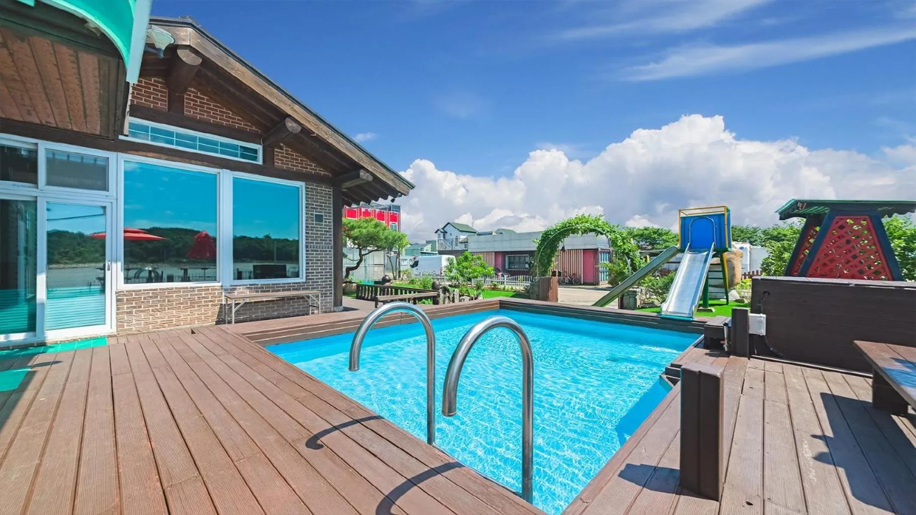 Property building in Daebudo Dekapo Pension