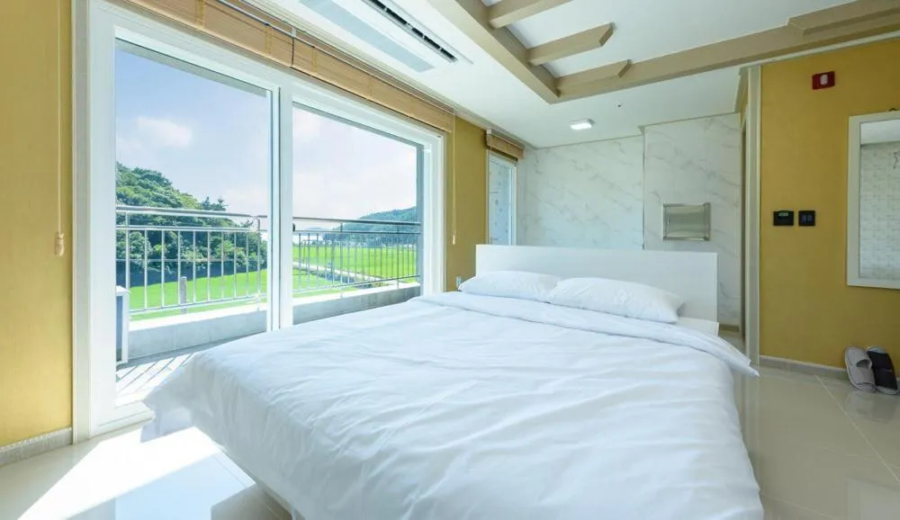 Photo of the whole room, Bed in Yeosu Sora Noeul Pension