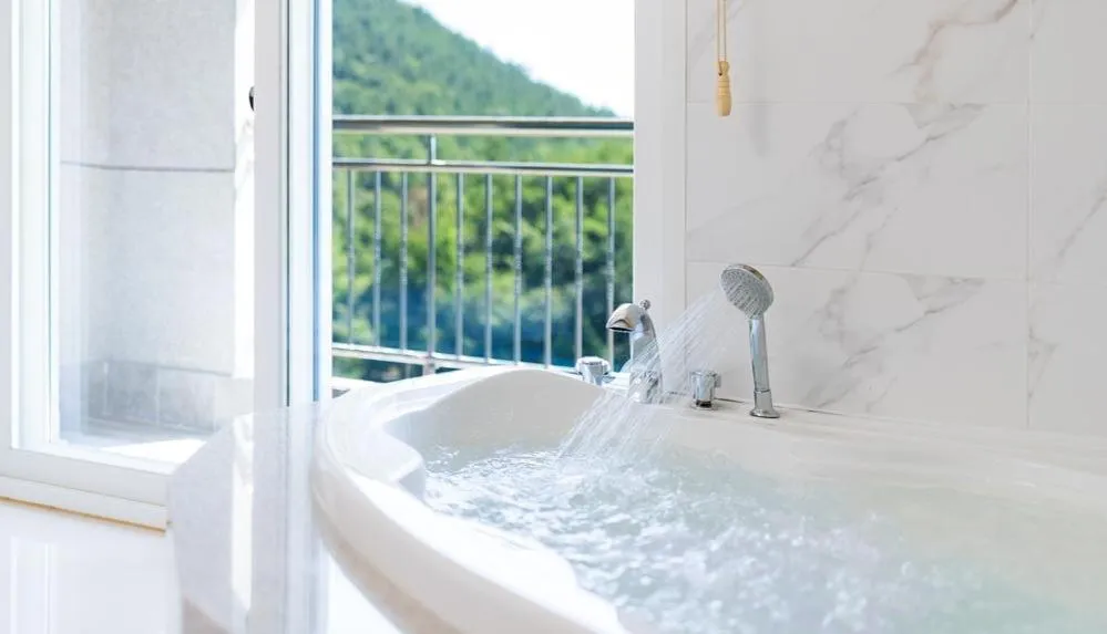 Property building in Yeosu Sora Noeul Pension