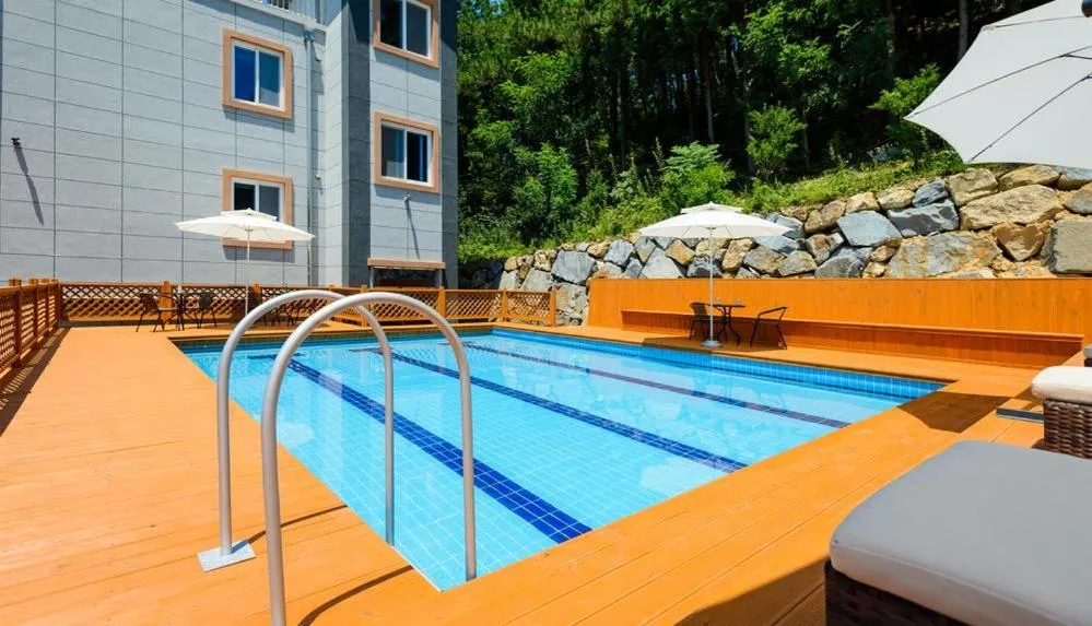 Property building in Yeosu Sora Noeul Pension