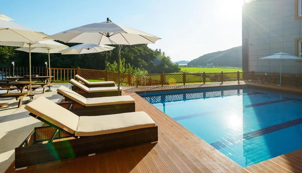 Property building in Yeosu Sora Noeul Pension