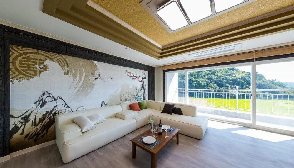 Photo of the whole room in Yeosu Sora Noeul Pension