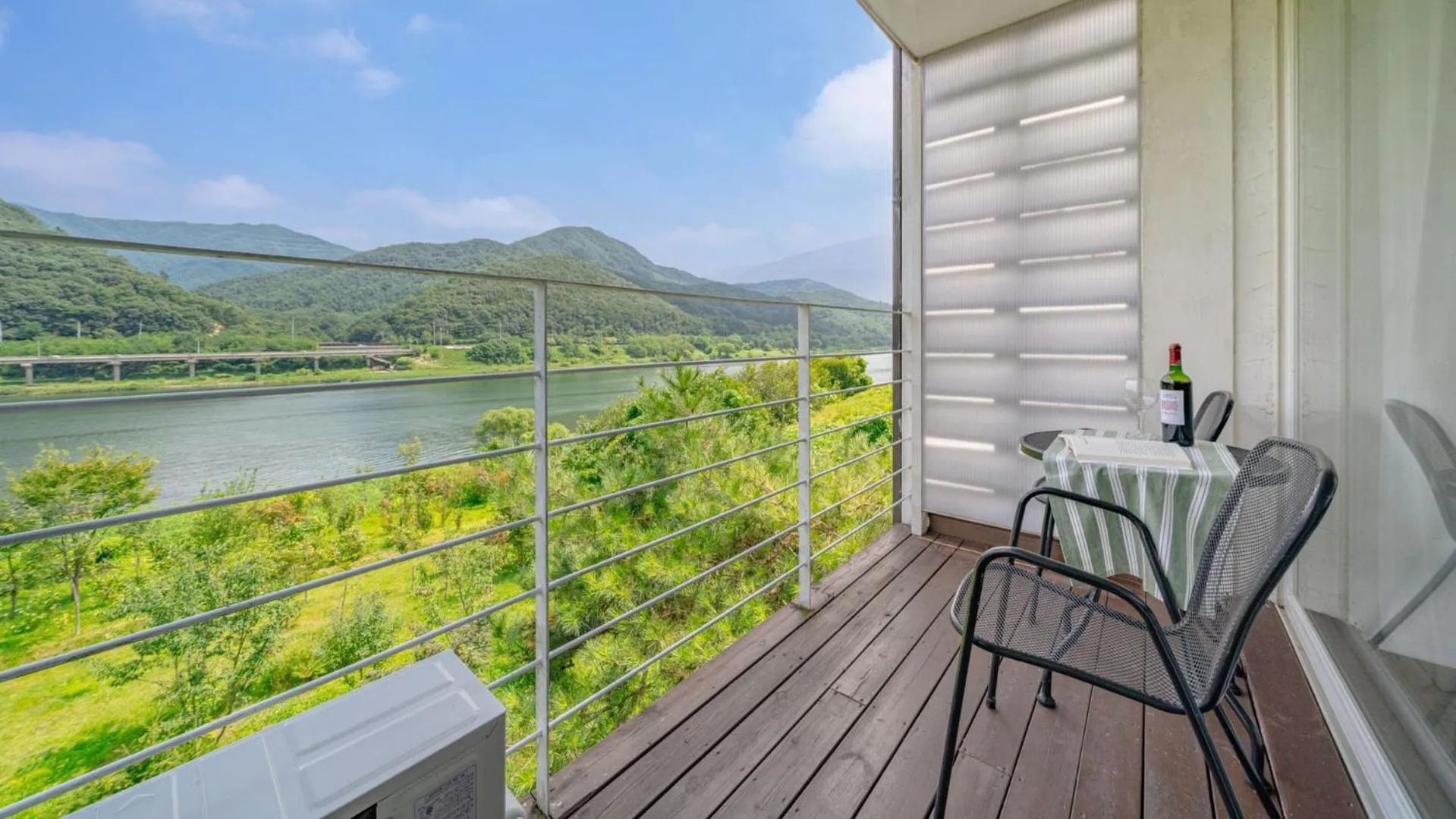 Property building in Gapyeong Rowa River view Pension