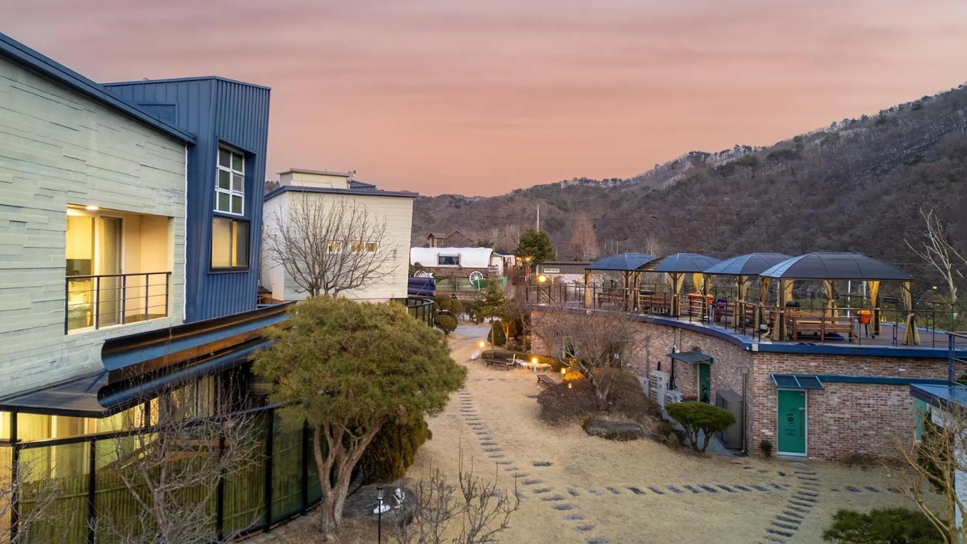 Property building in Hongcheon noilgangmaeul Pet Pension