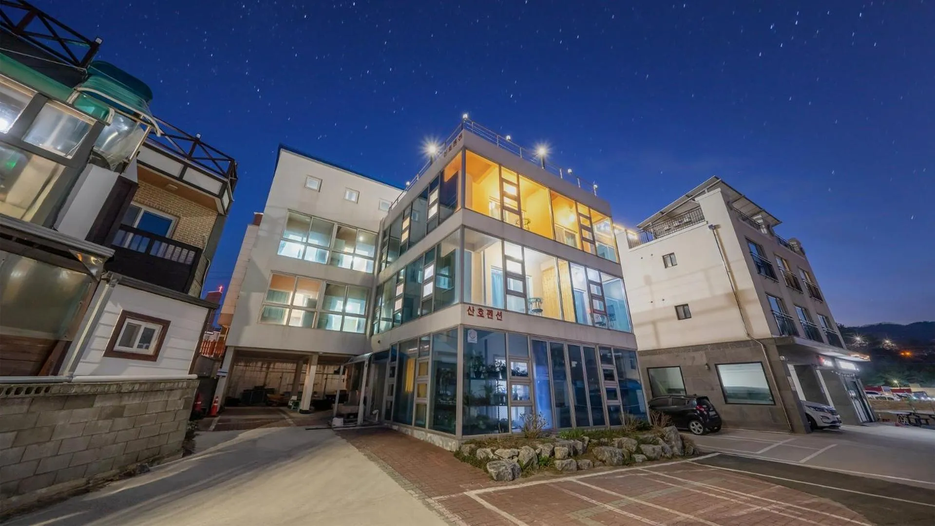 Property building in Samcheok jangho sanho Pension