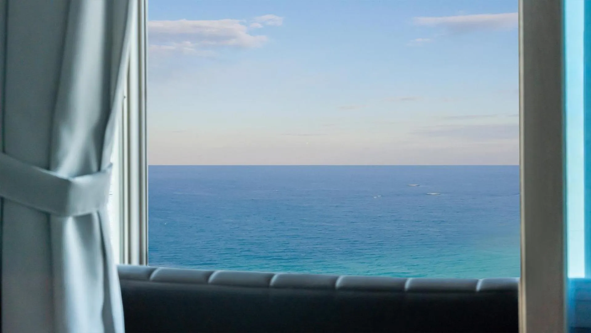 Property building in Samcheok jangho sanho Pension