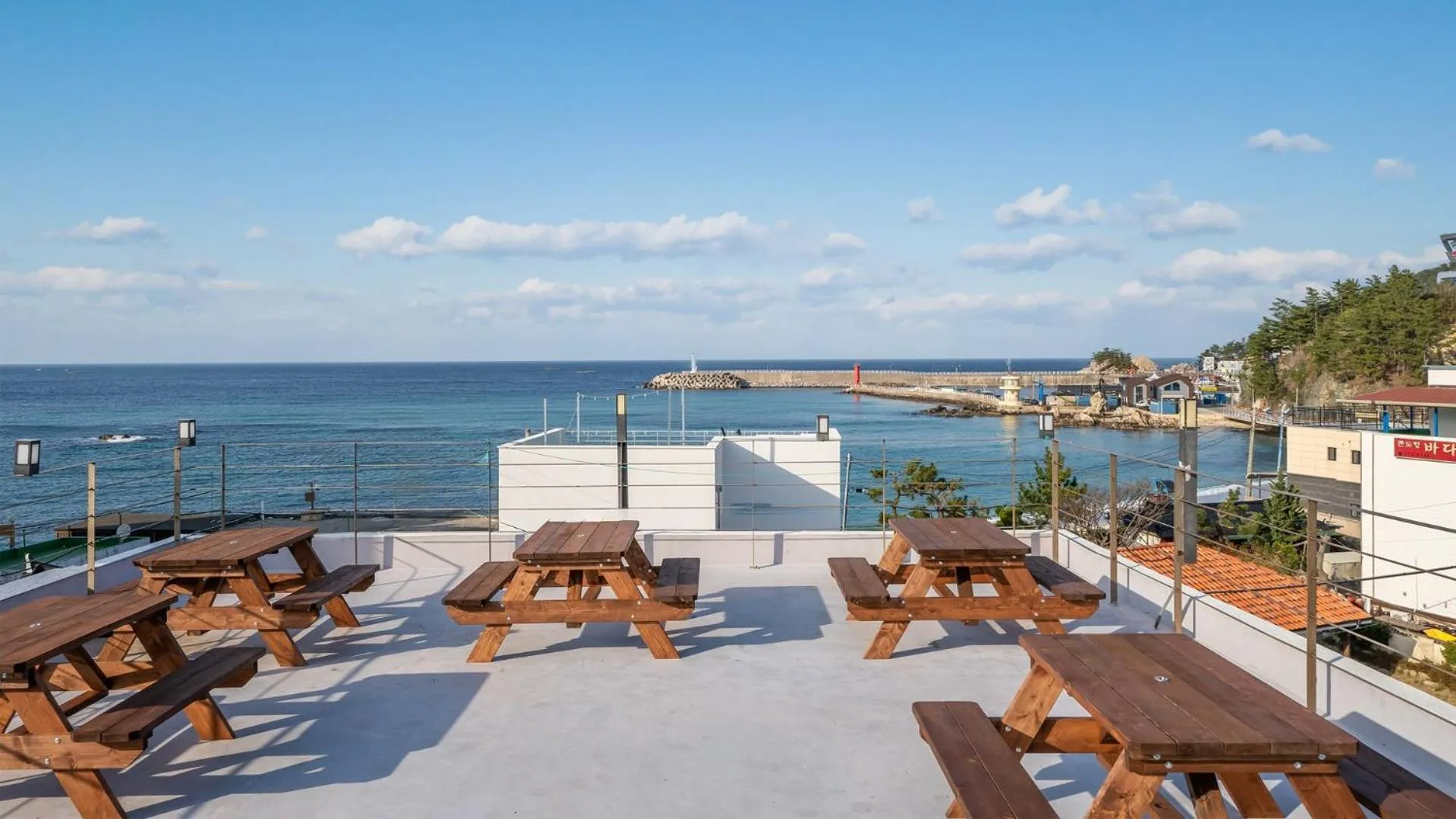 Property building in Samcheok jangho sanho Pension